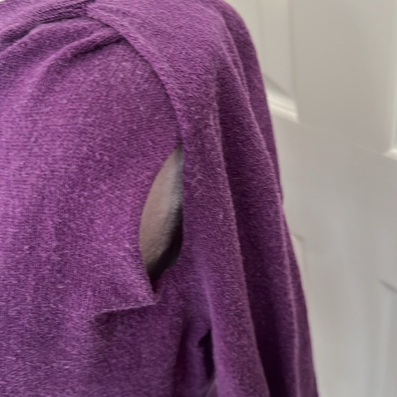 BCBG MAXAZRIA SWEATER SIZE LARGE - Picture 2 of 8